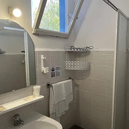 Caravan Hotel 2*