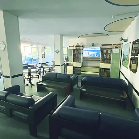 Caravan Hotel