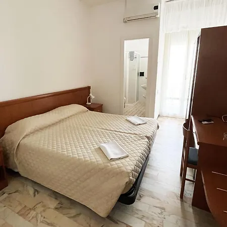 Hotel Caravan