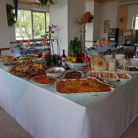 Szálloda Caravan Pesaro