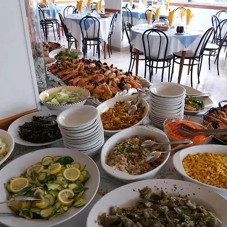 Ξενοδοχείο Caravan Πέζαρο